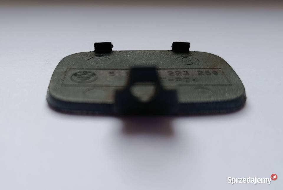 zaslepka zderzaka haka tyl BMW 7 e65 e66 0105r