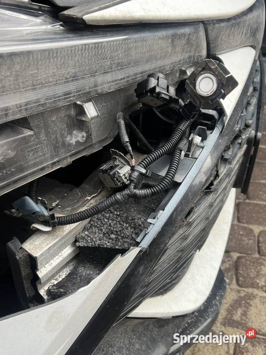 Toyota Corolla combi hybryda uszkodzona 147000km Corolla Radom