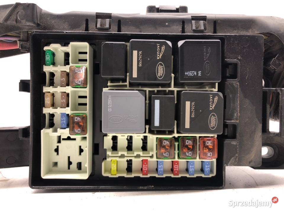 SKRZYNKA BEZPIECZNIKÓW JAGUAR FPACE GX7314A076DA