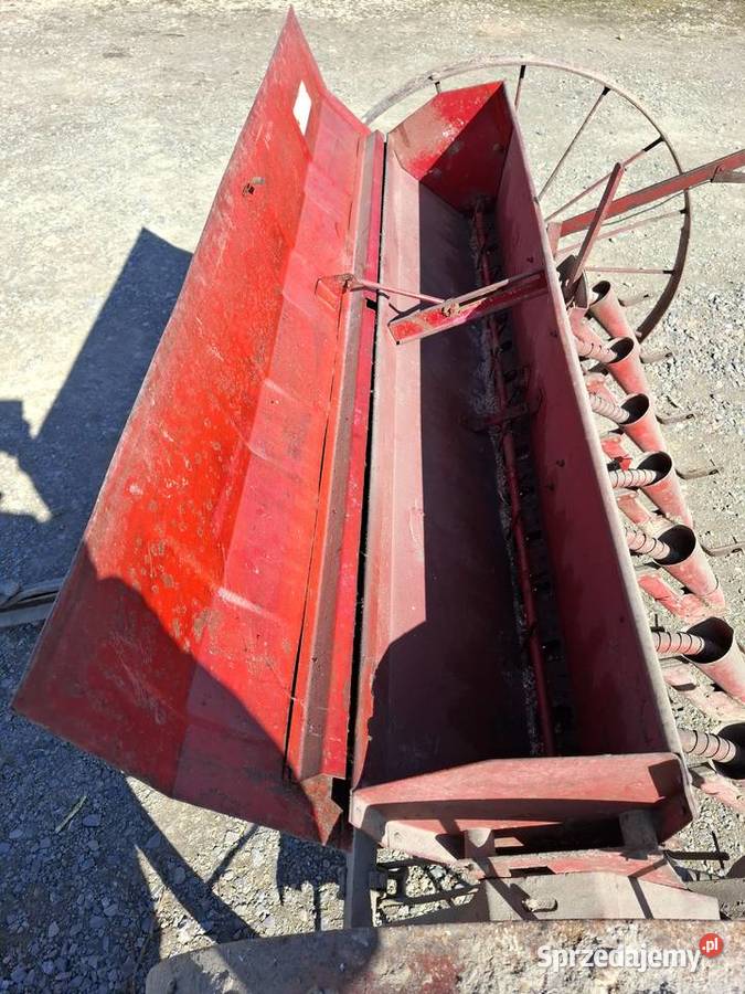Siewnik 1513 nieuszkodzony Maszyny rolnicze Nowa Słupia