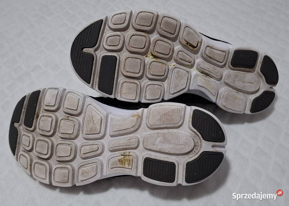 Buty sportowe chłopięce Nike 355 23 czarne