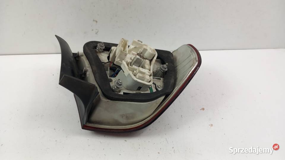 BMW E90 LIFT SEDAN LAMPA TYŁ PRAWA Zbierkowo