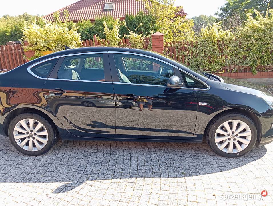 OPEL ASTRA J 14 2014 IDEALNA czarny Astra Ostrołęka
