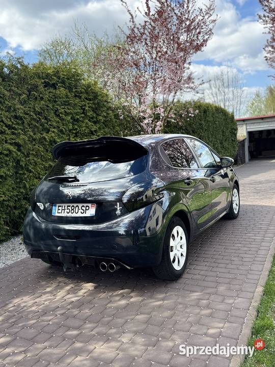 Peugeot 208 2016 doinwestowany benzyna Młodojewo