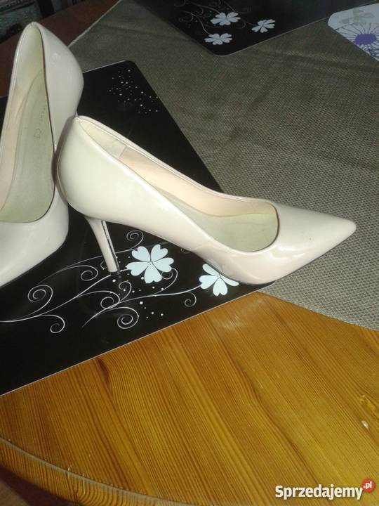 Czółenka NUDE Damasławek