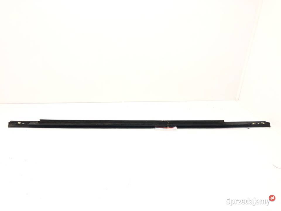 LISTWA ZGARNIAJĄCA TYŁ PRAWA FORD FOCUS III