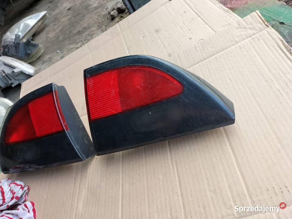 Renault Megane I classic LAMPA TYL PRAWA LEWA