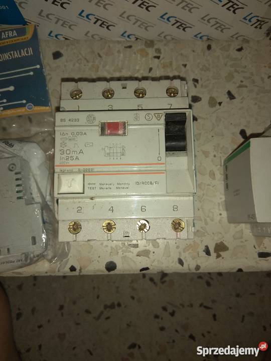 Wyłącznik różnicowoprądowy 25a do 30 mA Elektryka i akcesoria Kraków sprzedam