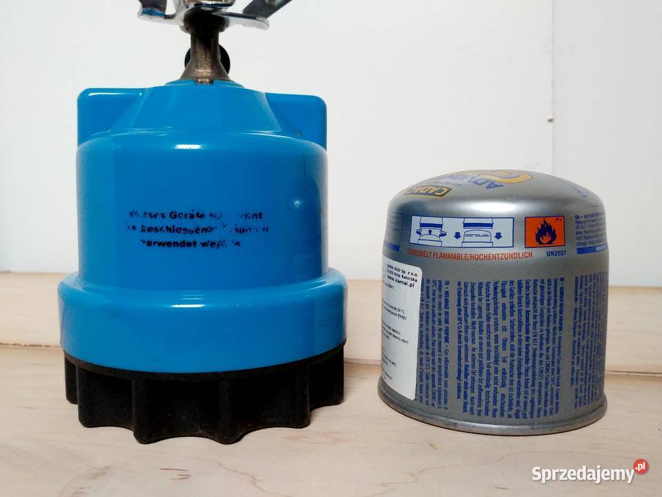 Kuchenka gazowa turystyczna i kartusz z gazem