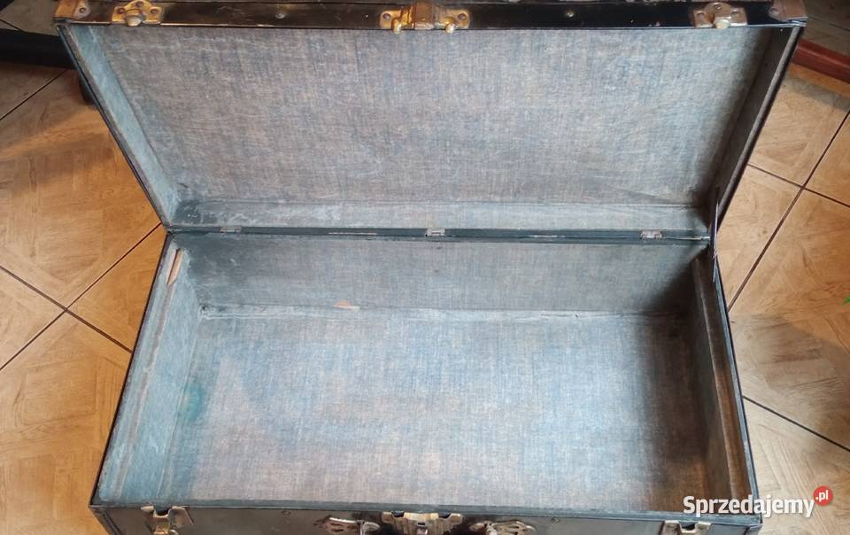 Stara walizka z okuciami