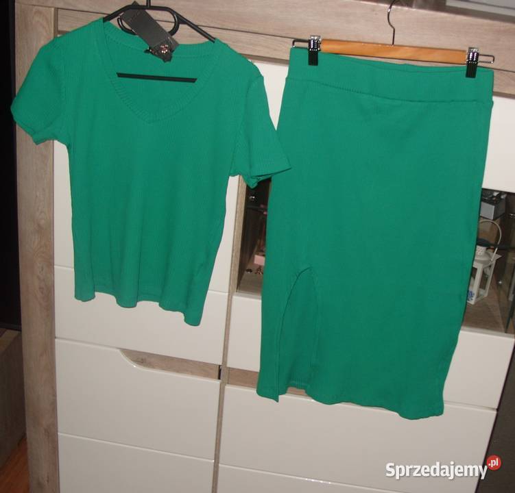 Zielony Komplet prążek spódniczka bluzka r LXL Rozmiar 40(L) Rawicz