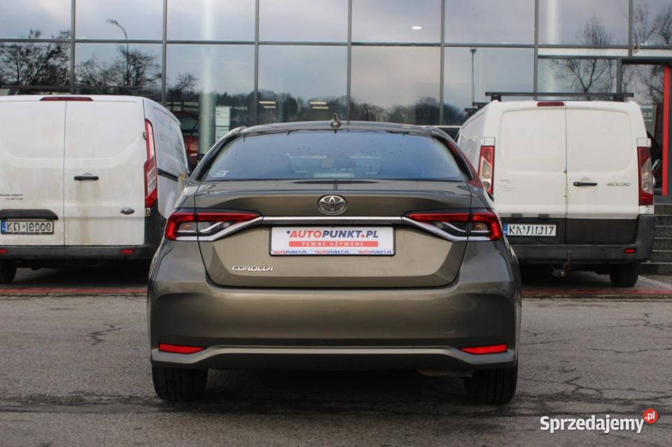 Toyota Corolla 2022r salon serwis ASO Carplay nieuszkodzony