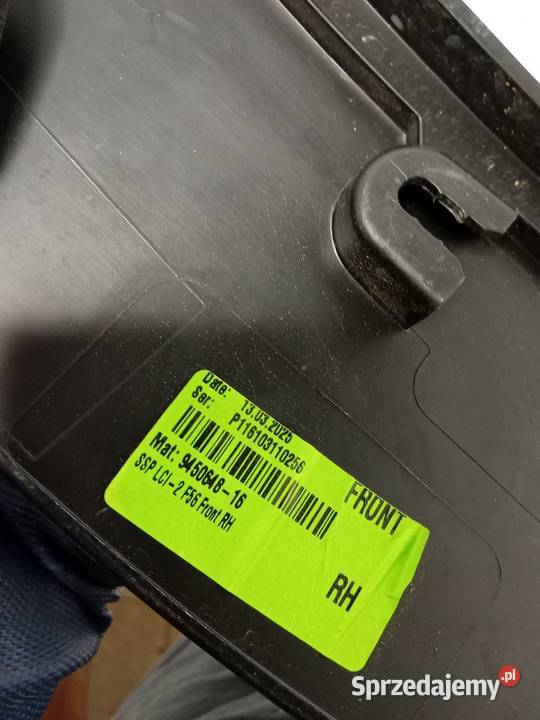 Przednia prawa osłona nadkola plastikowa