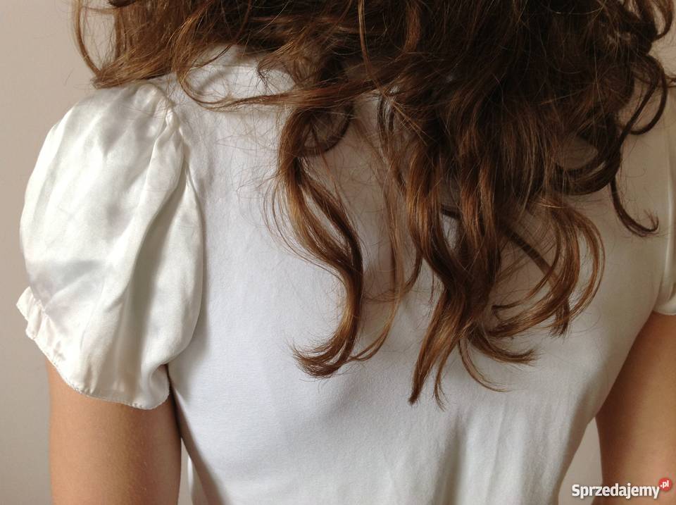 Bluzka biała z falbankami