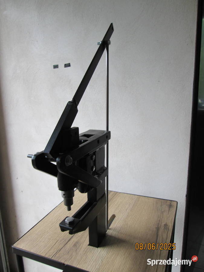 Praska kaletnicza nitownica zaciskarka nożna Produkcja