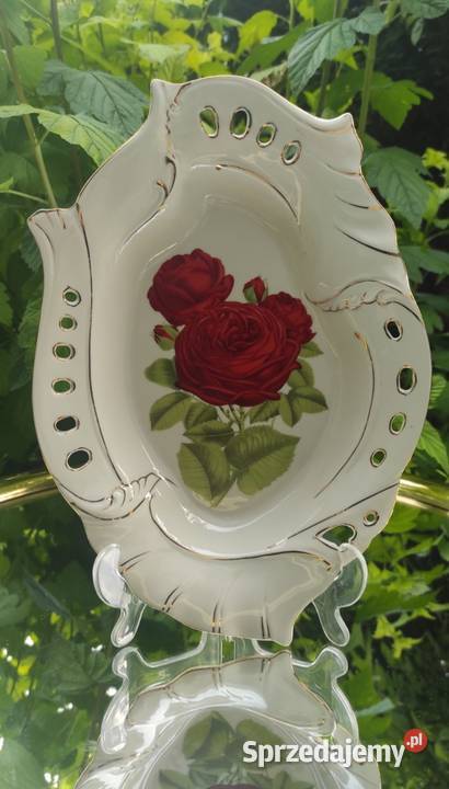 WYKWINTNA PATERA Z PORCELANY Z UCHWYTAMI RELIEFY