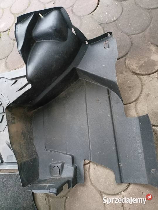 Mercedes 190 wyposażenie bagażnika pokrywa miska Skarżysko-Kamienna sprzedam