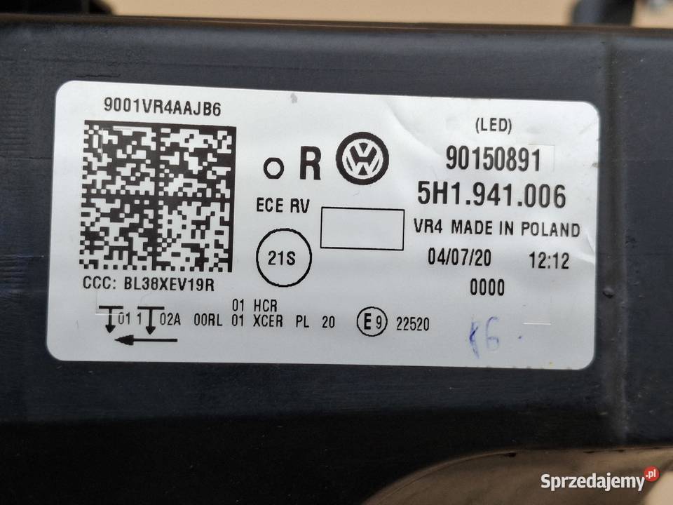 VW GOLF VIII 8 REFLEKTOR PRAWY LED LAMPA PRAWA