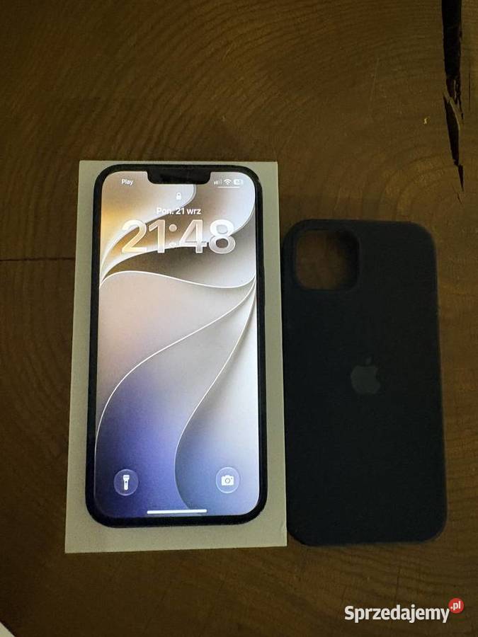 iPhone 13