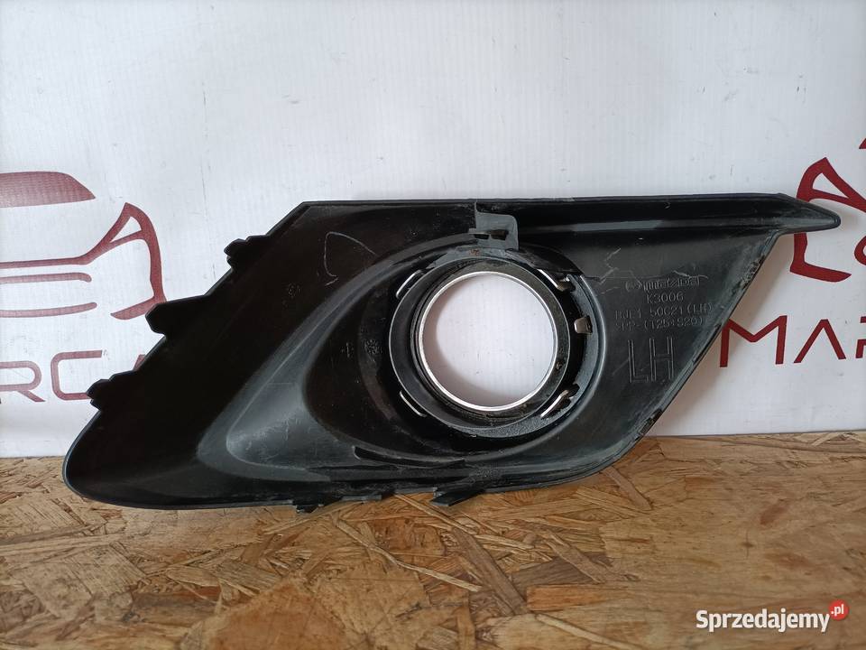 MAZDA 3 III BM 13 KRATKA RAMKA HALOGENU LEWY Pleszew