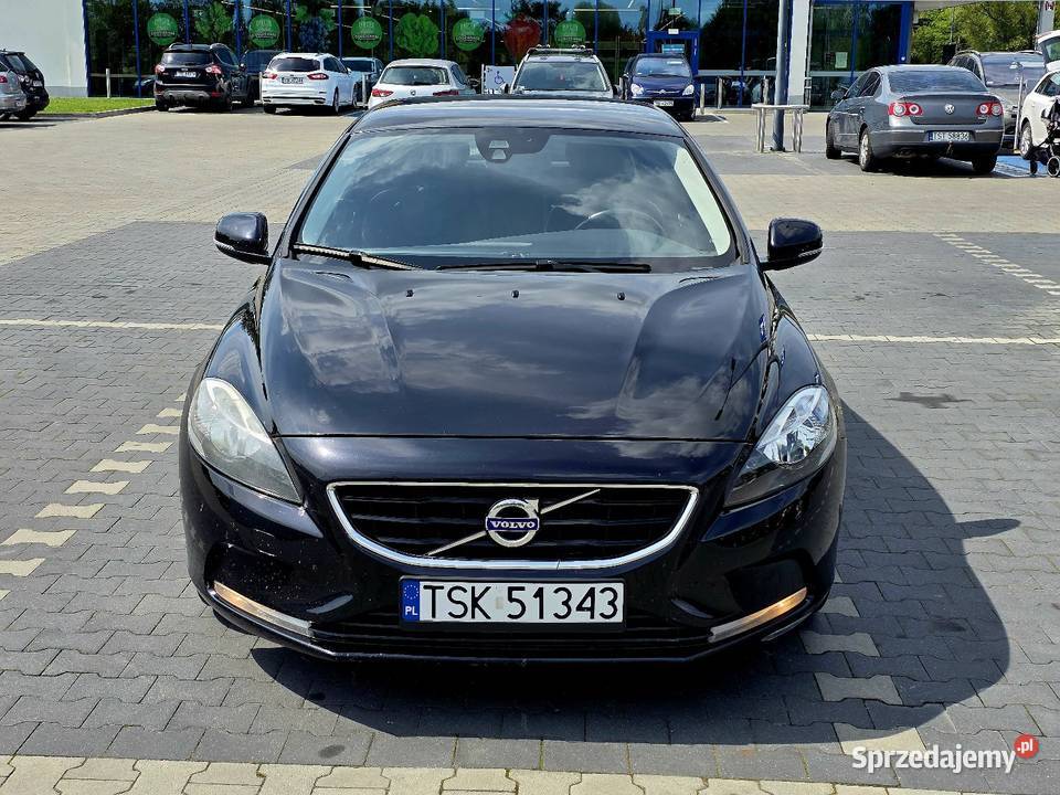 Volvo V40 D2 Momentum 16 diesel 115 2013r czarny Skarżysko-Kamienna