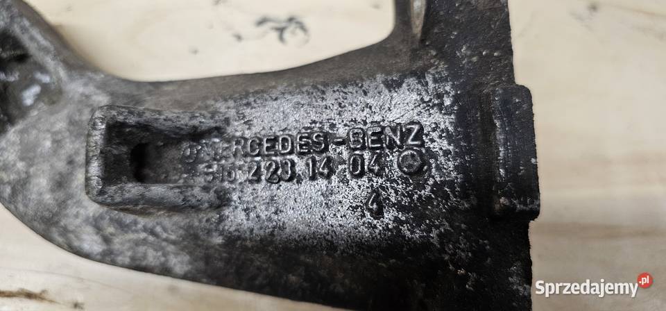 Łapa silnika mercedes w123 20d 6152231404 Rok produkcji 1983 Zbąszyń