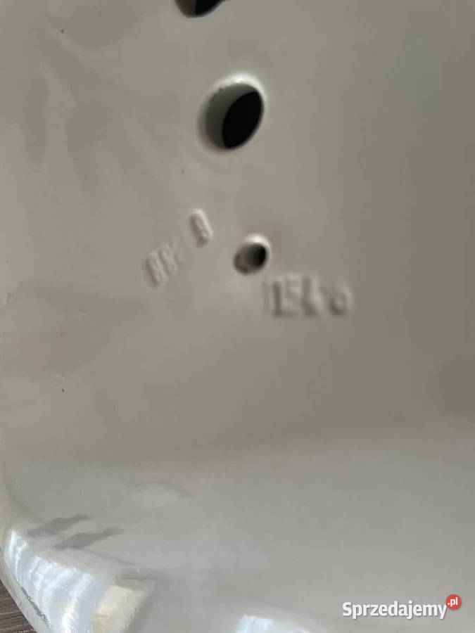 porcelanowa tarcza zegara ściennego z wiatrakami