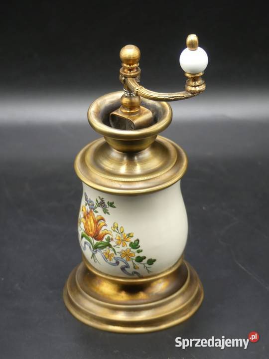 Piękny młynek do pieprzu z motywem florystycznym