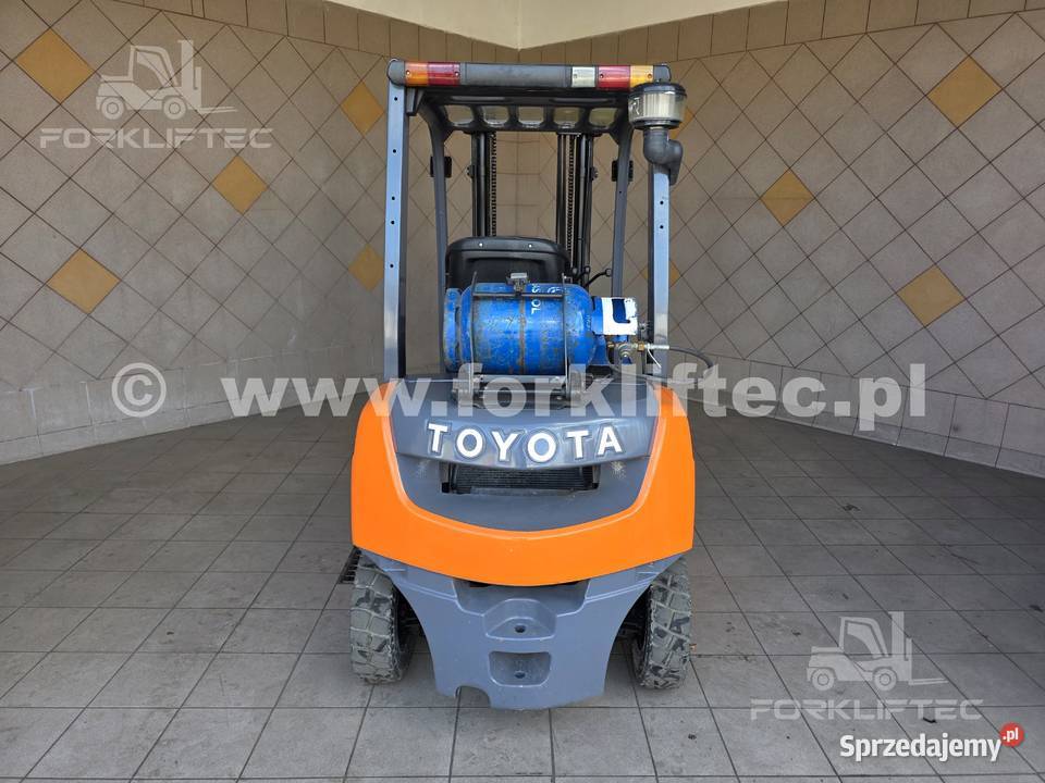 Wózek Widłowy TOYOTA 8FGF25 podnosi 3700 mm gaz