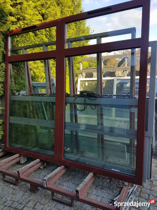 Drzwi aluminiowe z witrynami Łomianki