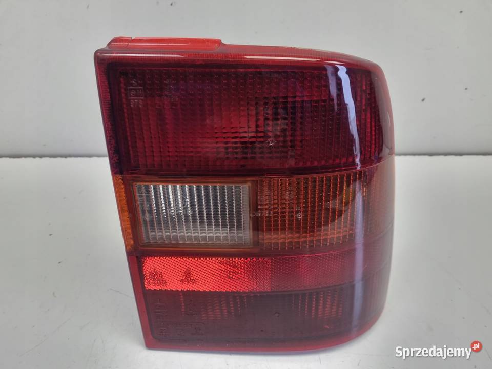 Opel Vectra A sedan 8892r TYLNIA TYLNA LAMPA Janów