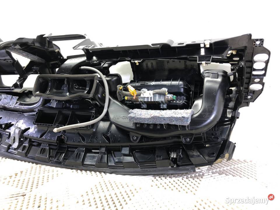 KOKPIT VOLVO V60 I Kombi 1018 KONSOLA DESKA osobowe