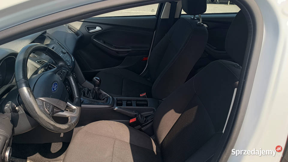 Zadbany Ford Focus MK3 Kombi 2015 16 105 Rok produkcji 2015 Warszawa sprzedam