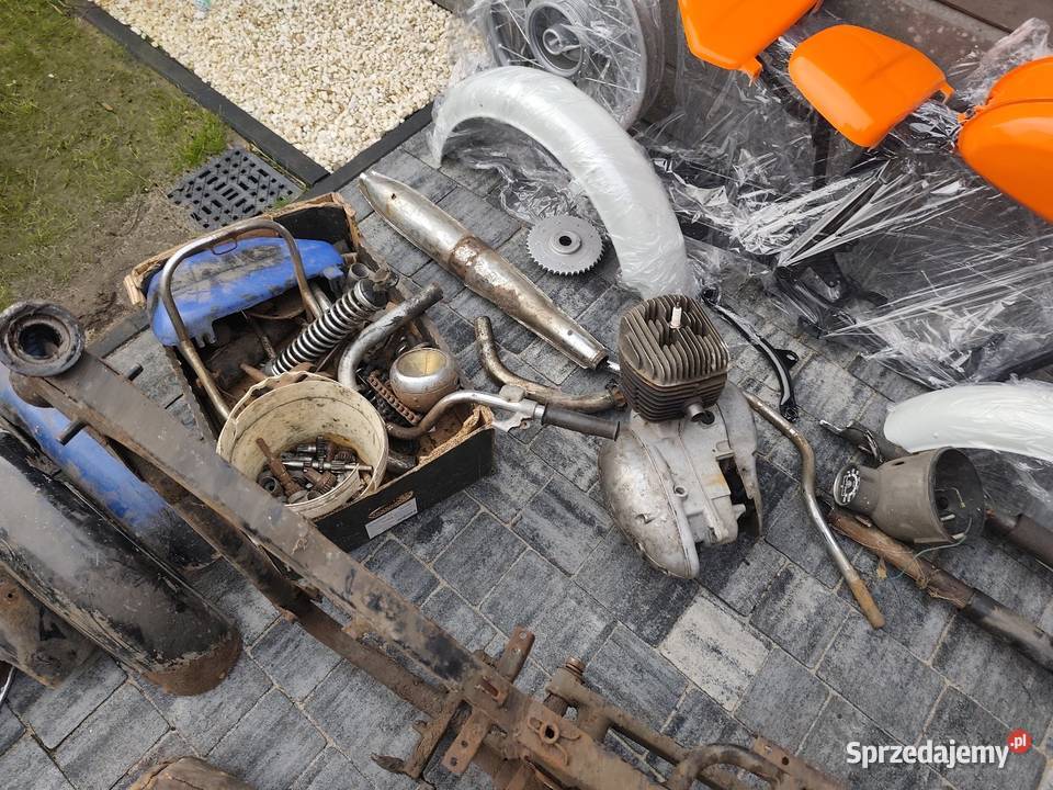 Wsk 125 do złożenia pomalowana Rok produkcji 1979 Kostrzyn