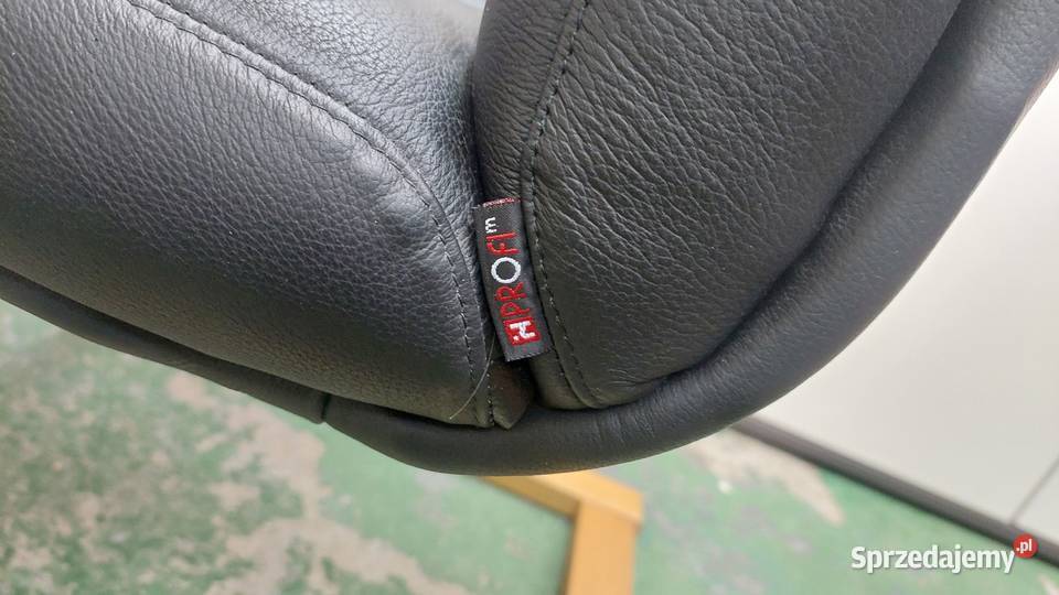 Fotel z podłokietnikami Profim Poznań