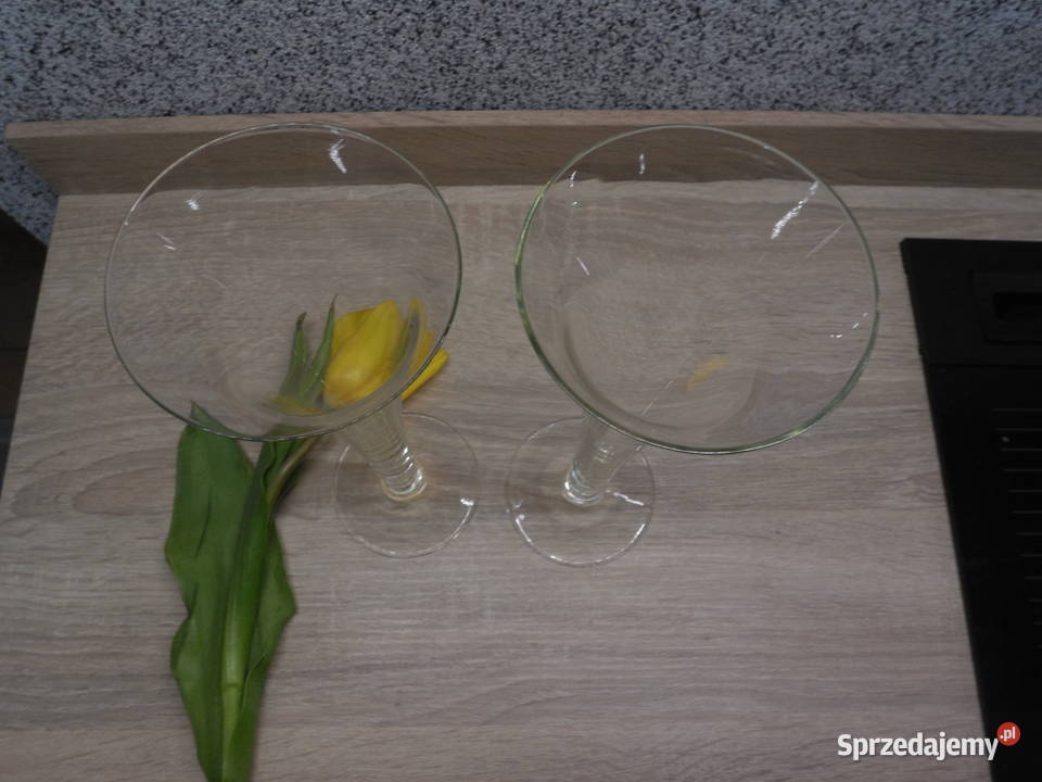 Szklane kieliszki do szampana 2