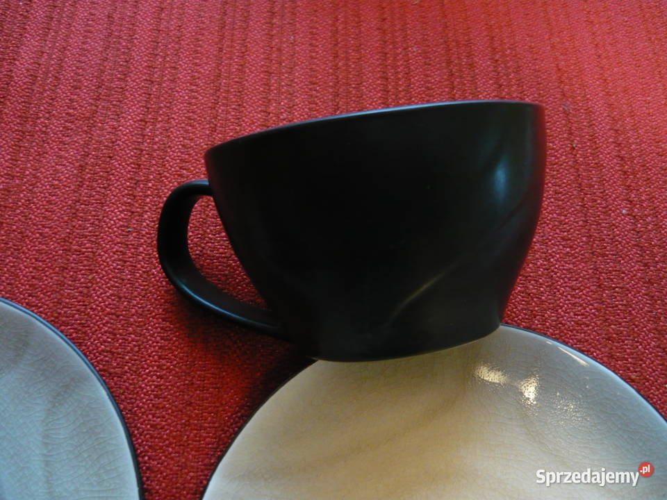 Filiżanki ze spodkami