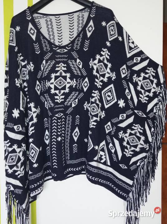 Ponczo z delikatnej dzianiny rozmiar uniwersalny biały śląskie Gliwice