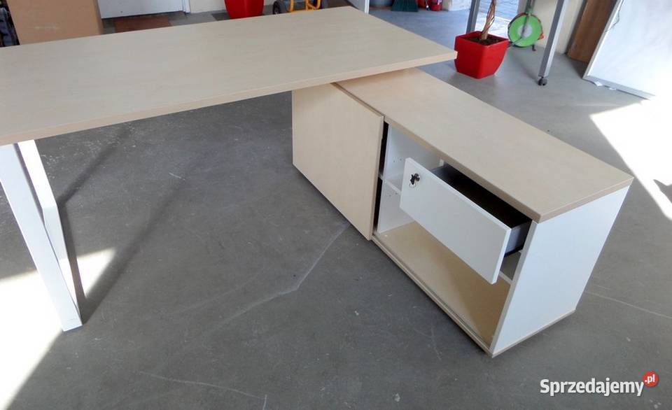 Duże Biurko gabinetowe narożne z półkami