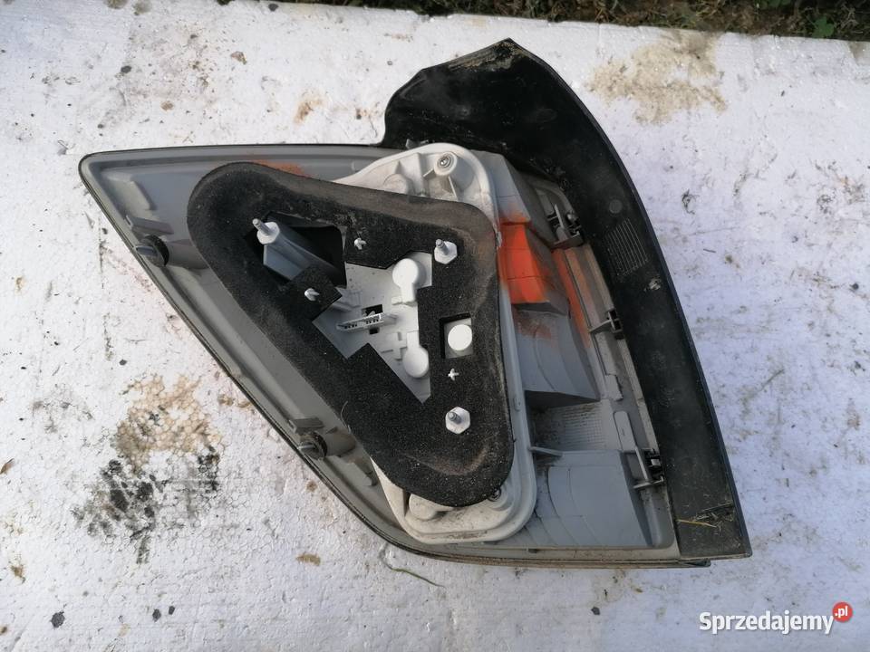 Lampa Prawy Tył Opel Astra H Pogorzelec