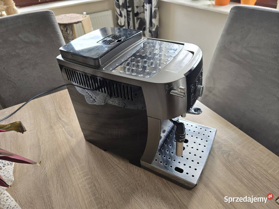Ekspres DeLonghi Magnifica S ECAM 25033 TB sprzedam