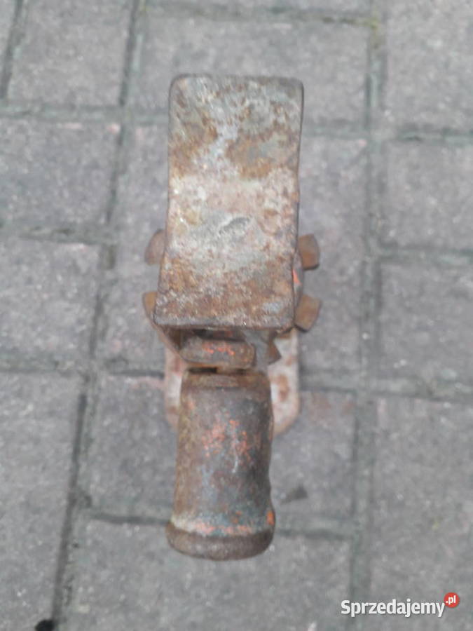 Zabytkowy podnośnik śrubowy Warszawa