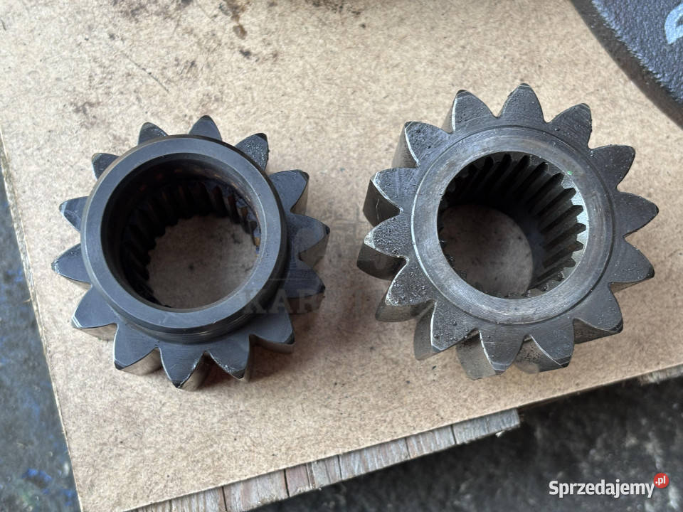 John Deere 7RXXX 7R330 7R 330 Wałek Zębaty Koło Pozostałe Jastrzębniki sprzedam