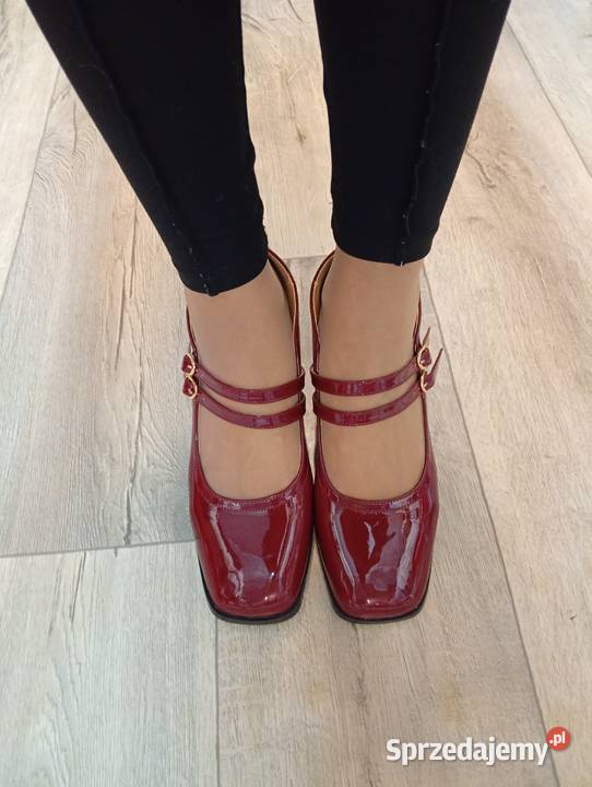 41 Bordowe czółenka wieczorowe z zapięciem Nowe