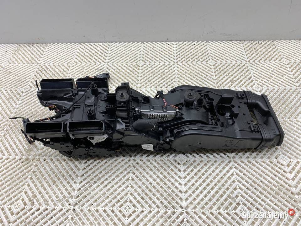 NAGRZEWNICA TYŁ AUDI Q8 4M0820004 SUV KOMBAJN