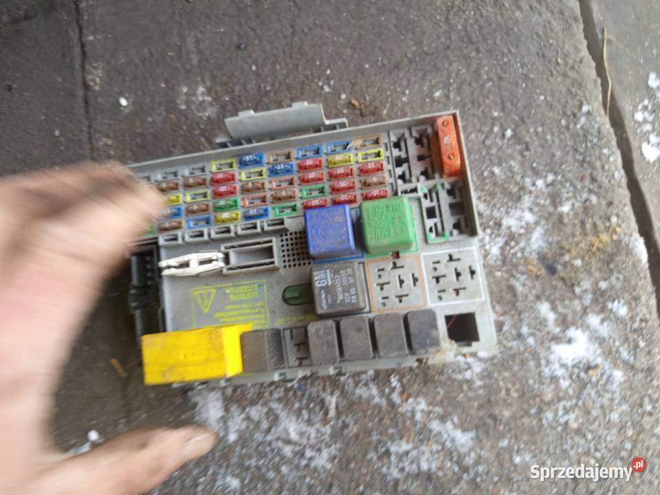 Skrzynka bezpieczników do Opel Astra Zafira osobowe Łask sprzedam