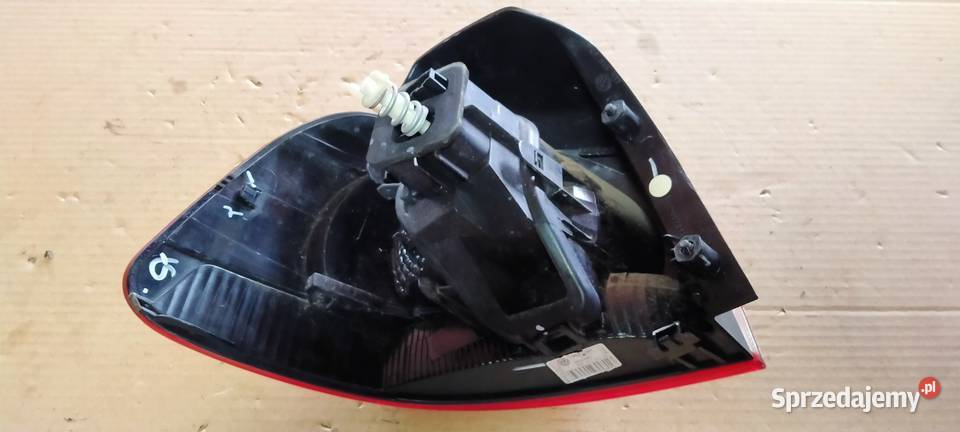 VW GOLF VI HB 0813 LAMPA TYLNA PRAWA W BŁOTNIK Bielsko-Biała