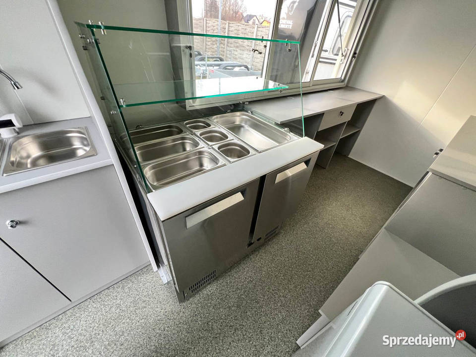 przyczepa gastronomiczna 4 m gotowy biznes Kotlin sprzedam