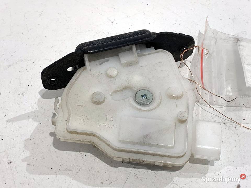 ZAMEK KLAPY TYŁ TOYOTA AURIS II Hatchback 1218 osobowe podkarpackie sprzedam