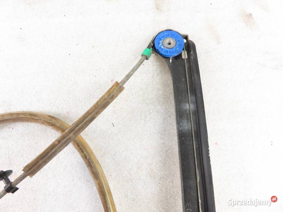 PODNOŚNIK SZYBY PRAWY 3D AUDI A3 8P 8P0959802A osobowe